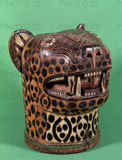 Kero (jarre) inca en bois
Tête de jaguar