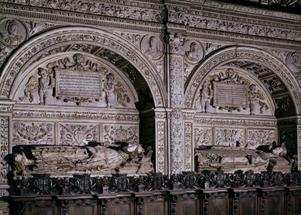 CAPILLA DE LOS REYES NUEVOS - SEPULCROS DE ENRIQUE II DE CASTILLA (1333/1379) Y SU ESPOSA DOÑA JUAN
TOLEDO, CATEDRAL
TOLEDO