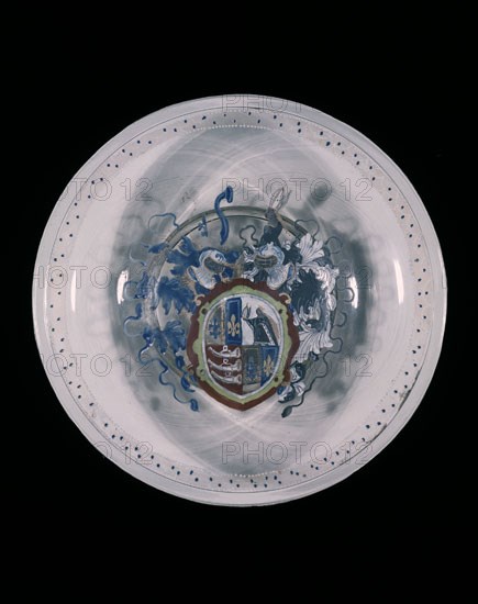 PLATO VENECIANO CON EL ESCUDO DE LOS FUGGER
Madrid, musée Lazaro Galdiano