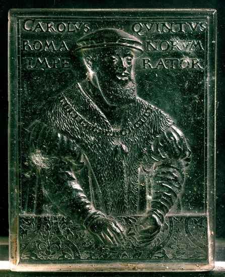CARLOS V -COLGANTE DE CRISTAL DE ROCA-
Madrid, musée Lazaro Galdiano