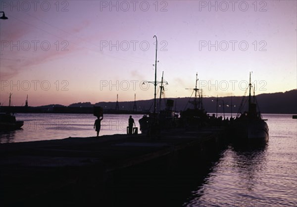 PUESTA DEL SOL EN EL PUERTO
MARIN, EXTERIOR
PONTEVEDRA