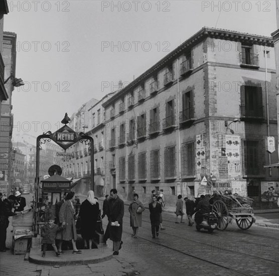 EL METRO DE NOVICIADO EN LA CALLE DE SAN BERNARDO EN 1955 - ByN
MADRID, EXTERIOR
MADRID

This image is not downloadable. Contact us for the high res.