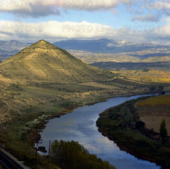 EL RIO EBRO ANTES DE SU PASO POR LOGROÑO
CENICERO, EXTERIOR
RIOJA