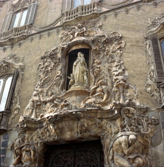 VERGARA IGNACIO 1715/1776
EXTERIOR-PORTADA-DET SUPERIOR HORNACINA CON LA VIRGEN DEL ROSARIO-S XVIII-BARROCO
VALENCIA, PALACIO MARQUES DOS AGUAS
VALENCIA