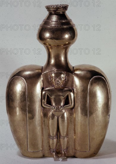 TESORO DE LOS QUIMBAYAS - VASIJA DE ORO CON FIGURA FEMENINA - COLOMBIA - 200-1000 DC
MADRID, MUSEO DE AMERICA
MADRID