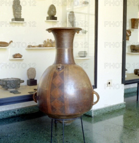 Aribalo (typical jar)