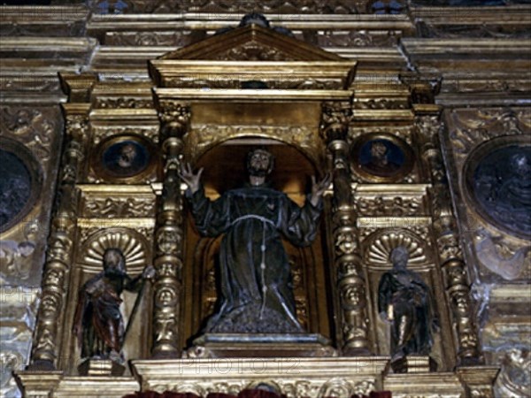 VISTA DEL ALTAR MAYOR
TOLEDO, IGLESIA DE SAN JUAN DE REYES
TOLEDO