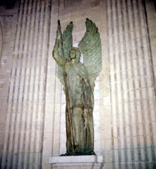 DETALLE DE ANGEL
CUELGAMUROS, VALLE DE LOS CAIDOS
MADRID