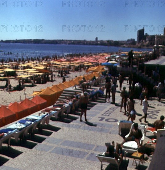 PLAYA
ESTORIL, EXTERIOR
PORTUGAL

This image is not downloadable. Contact us for the high res.