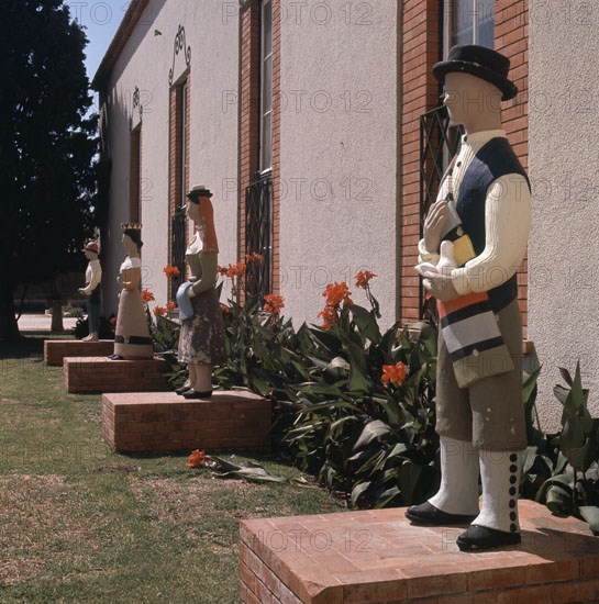 FIGURAS EN MADERA DE TIPOS POPULARES
LISBOA, MUSEO DE ARTE POPULAR
PORTUGAL