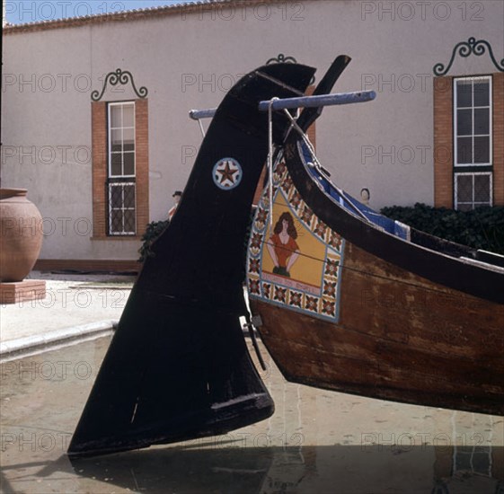 POPA DE BARCO PORTUGUES- DECORACION POPULAR
LISBOA, MUSEO DE ARTE POPULAR
PORTUGAL

This image is not downloadable. Contact us for the high res.