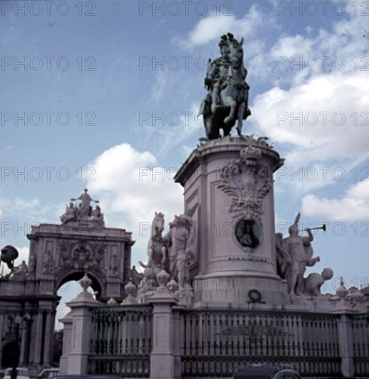 MACHADO CASTRO
PLAZA DEL COMERCIO-MONUMENTO A JOSE I
LISBOA, EXTERIOR
PORTUGAL

This image is not downloadable. Contact us for the high res.