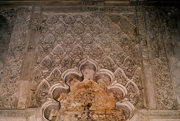 MOHEB ISAAC
DET-ARCO POLILOBULADO Y MOTIVOS DE SEBKA- 1315- ARQUITECTURA MUDEJAR S XIV-
CORDOBA, SINAGOGA
CORDOBA