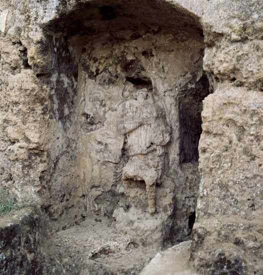 Niche creuséé dans la roche