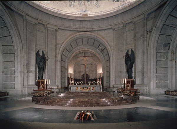 MUGURUZA PEDRO/MENDEZ DIEGO
BASILICA-ALTAR MAYOR DEL VALLE DE LOS CAIDOS 1942-1959
CUELGAMUROS, VALLE DE LOS CAIDOS
MADRID