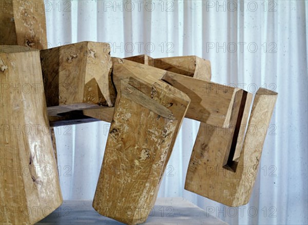 CHILLIDA EDUARDO 1924/2002
ABESTI GOGORA
CUENCA, MUSEO DE ARTE ABSTRACTO
CUENCA