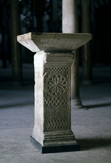 SALA ABD AL RAHMAN I-PEDESTAL VISIGODO
CORDOBA, MEZQUITA
CORDOBA
This image is not downloadable. Contact us for the high res.