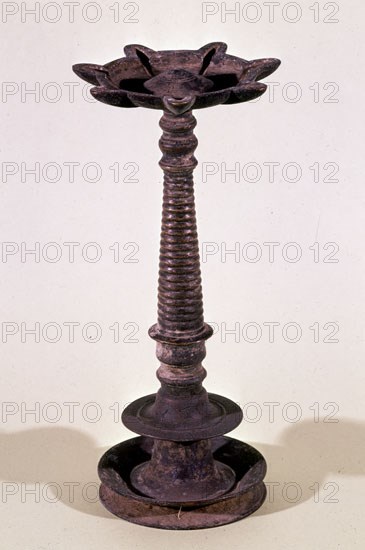 ARTE IRANI-LAMPADARIO DE BRONCE FUNDIDO
MADRID, MUSEO ARQUEOLOGICO MUNICIPAL
MADRID
This image is not downloadable. Contact us for the high res.