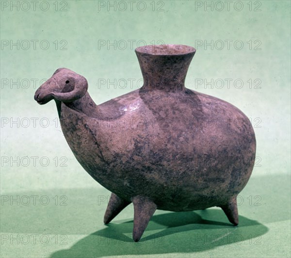 CERAMICA IRANI-RITON EN BARRO GRIS S IX
MADRID, MUSEO ARQUEOLOGICO MUNICIPAL
MADRID