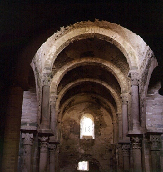 VISTA DEL INTERIOR
PORT SELVA, MONASTERIO SAN PEDRO DE RODA
GERONA