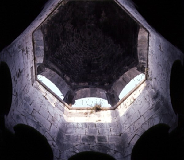 INTERIOR-DETALLE DE LA BOVEDA CUPULIFORME SOBRE LA PISCINA CENTRAL
GERONA, BAÑOS ARABES
GERONA