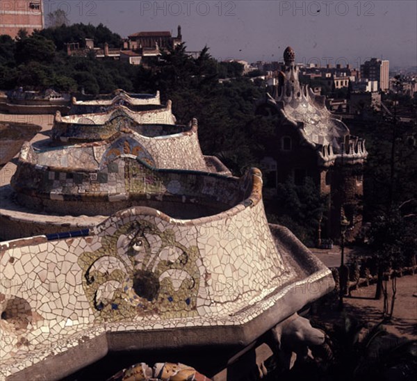 GAUDI ANTONI 1852-1926
VISTA DE LOS BANCOS
BARCELONA, PARQUE GÜELL
BARCELONA