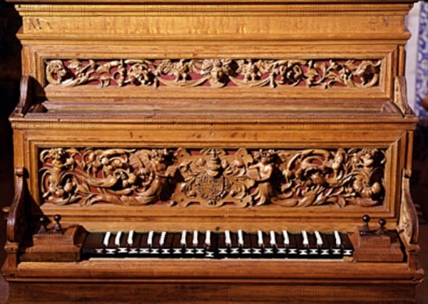 BREVOS G DE
ORGANO EN MADERA PORTATIL DE ISABEL CLARA EUGENIA-FLAMENCO
SAN LORENZO DEL ESCORIAL, MONASTERIO-INTERIOR
MADRID