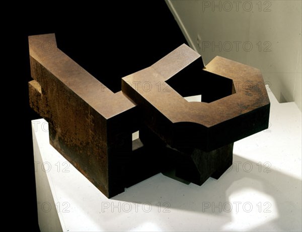 CHILLIDA EDUARDO 1924/2002
ESCULTURA-ELOGIO DE ARQUITECTURA III 1972
MADRID, COLECCION PARTICULAR
MADRID

This image is not downloadable. Contact us for the high res.