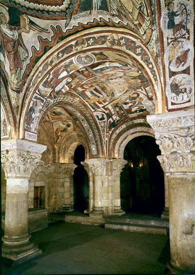 Panthéon avec chapiteaux datant de la fin du 11e siècle