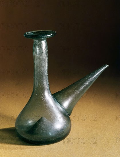 PORRON CATALAN DE VIDRIO SOPLADO
BARCELONA, MUSEO ETNOLOGICO
BARCELONA
This image is not downloadable. Contact us for the high res.