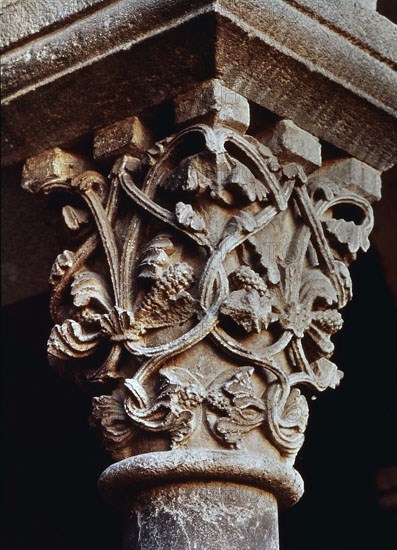 CAPITEL DEL CLAUSTRO DECORADO CON MOTIVOS VEGETALES - S XII
SANT CUGAT DEL VALLES, MONASTERIO
BARCELONA