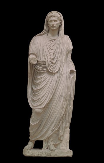 AUGUSTO PONTIFICE MAXIMO ANO 12 AC -TOGA
ROMA, MUSEO DE LAS TERMAS
ITALIA
This image is not downloadable. Contact us for the high res.