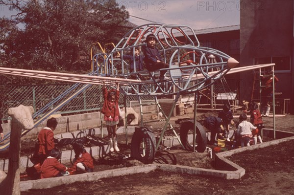 JARDIN DE JUEGOS DE NINOS DE PARVULOS
NACION, EXTERIOR
JAPON

This image is not downloadable. Contact us for the high res.