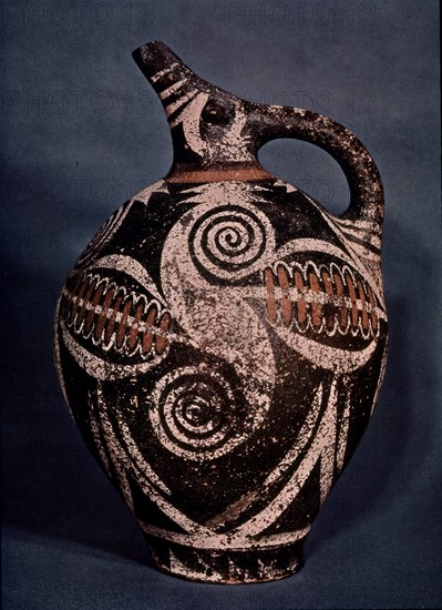 JARRO DE ESTILO KAMARES 1800 A C
HERAKLION, MUSEO ARQUEOLOGICO
GRECIA