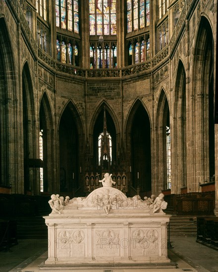 COLLIN A
MAUSOLEO EN MARMOL DE CARLOS IV Y SUS CUATRO ESPOSAS
PRAGA, CATEDRAL DE SAN VITO
REPUBLICA CHECA