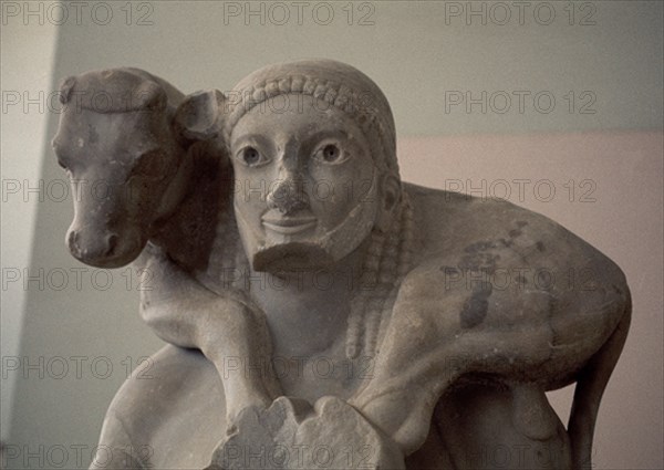 MOSCOFORO -(PASTOR CON TERNERA)-DET CABEZA Y TENERA
ATENAS, MUSEO DE LA ACROPOLIS
GRECIA
This image is not downloadable. Contact us for the high res.