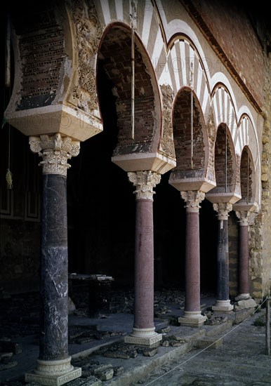 CASA REAL-ARQUERIAS DE INGRESO AL PORTICO DEL SALON RICO-S X
PROVINCIA, MEDINA AZAHARA
CORDOBA