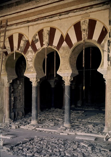 CASA REAL-ARQUERIAS DEL PORTICO DE ENTRADA AL SALON RICO-S X
PROVINCIA, MEDINA AZAHARA
CORDOBA