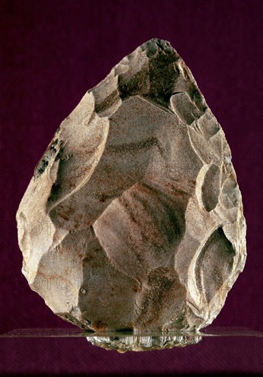 HACHA DE PIEDRA - ARMA RUPESTRE
GRANADA, MUSEO ARQUEOLOGICO/C CASTRIL
GRANADA