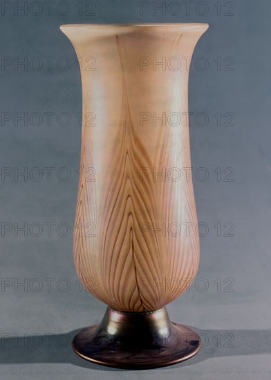 JARRON DE VIDRIO OCRE
MADRID, MUSEO DE ARTES DECORATIVAS
MADRID