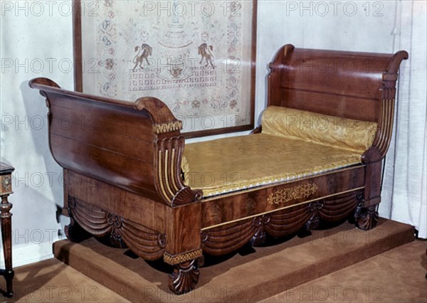 CANAPE (CAMA DIVAN)
MADRID, MUSEO DE ARTES DECORATIVAS
MADRID