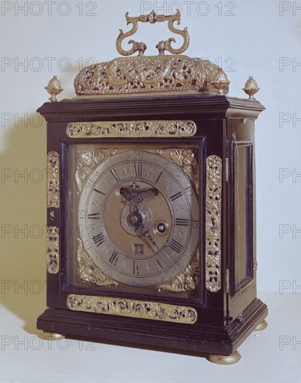 ETHERIN
RELOJ INGLES S XVII-CAJA EBONIZADA
MADRID, COLECCION PARTICULAR
MADRID