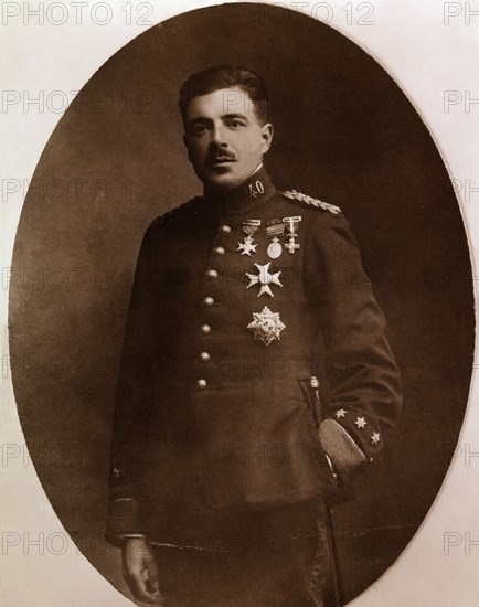 JOSE VALDES MARTEL-ORDEN S FDO-MURIO AL FRENTE DE LA HARKA DE AB-EL KADEK EL 8/10/1924
MADRID, MUSEO DEL EJERCITO
MADRID