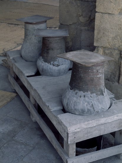 RECIPIENTES PARA AGUA DE LAS ABLUCIONES DE LA MEZQUITA
CAIRO, EXTERIOR
EGIPTO