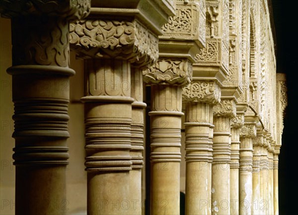 PATIO LEONES - COLUMNAS
GRANADA, ALHAMBRA-PATIO DE LOS LEONES
GRANADA