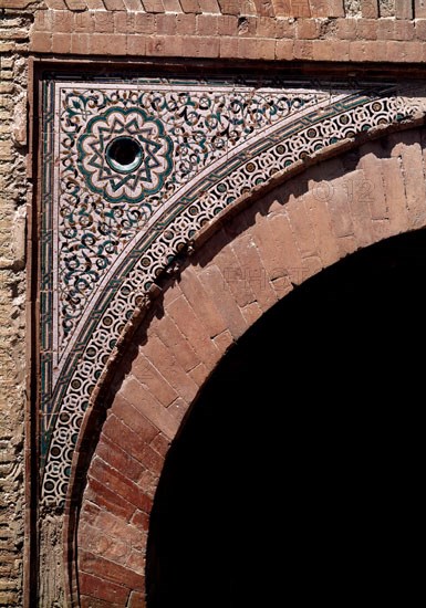 FACHADA ESTE--DET IZQUIERDO:MOSAICO (CONJ Nº 35514)
GRANADA, ALHAMBRA-PUERTA DEL VINO
GRANADA
This image is not downloadable. Contact us for the high res.