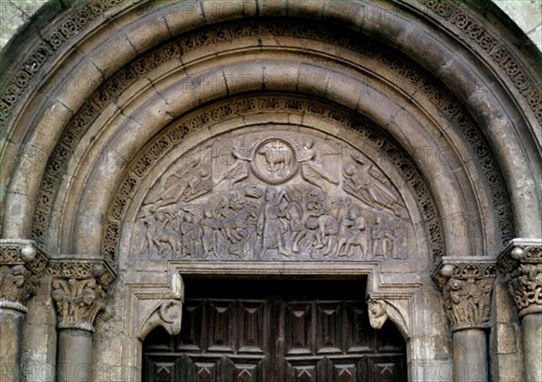 PUERTA DEL CORDERO(1ºDE ROMANICO CON VARIAS ESCENAS)TIMPANO:SACRIFICIO ISAAC.S XI
LEON, COLEGIATA DE SAN ISIDORO
LEON