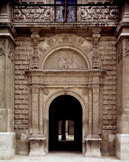 EGAS ENRIQUE
COMENZADO EN 1439 - ACABADO EN 1491 POR LORENZO VAZQUEZ - PRIMER EDIFICIO RENACENTISTA DE CASTILLA
VALLADOLID, COLEGIO DE SANTA CRUZ
VALLADOLID