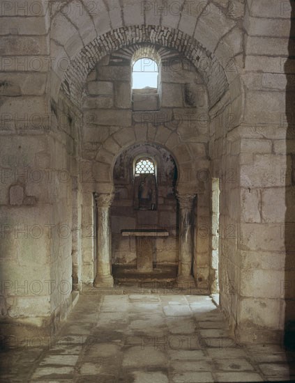 INTERIOR-DET DE LA CAPILLA MAYOR-PEQUEÑA CAMARA-S VII-ARQUITECTURA VISIGODA
BANDE, IGLESIA DE SANTA COMBA
ORENSE