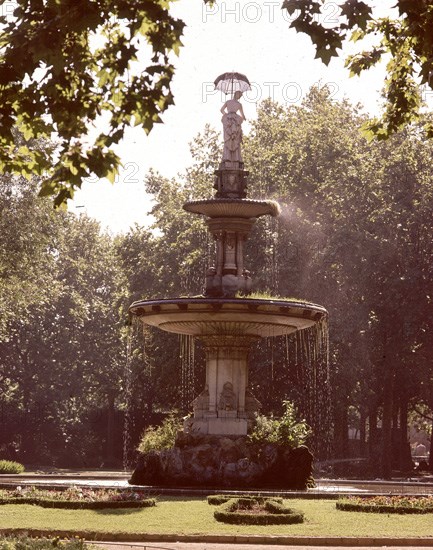 ROIG JOAN
DAMA DE LA SOMBRILLA
BARCELONA, PARQUE DE LA CIUDADELA
BARCELONA